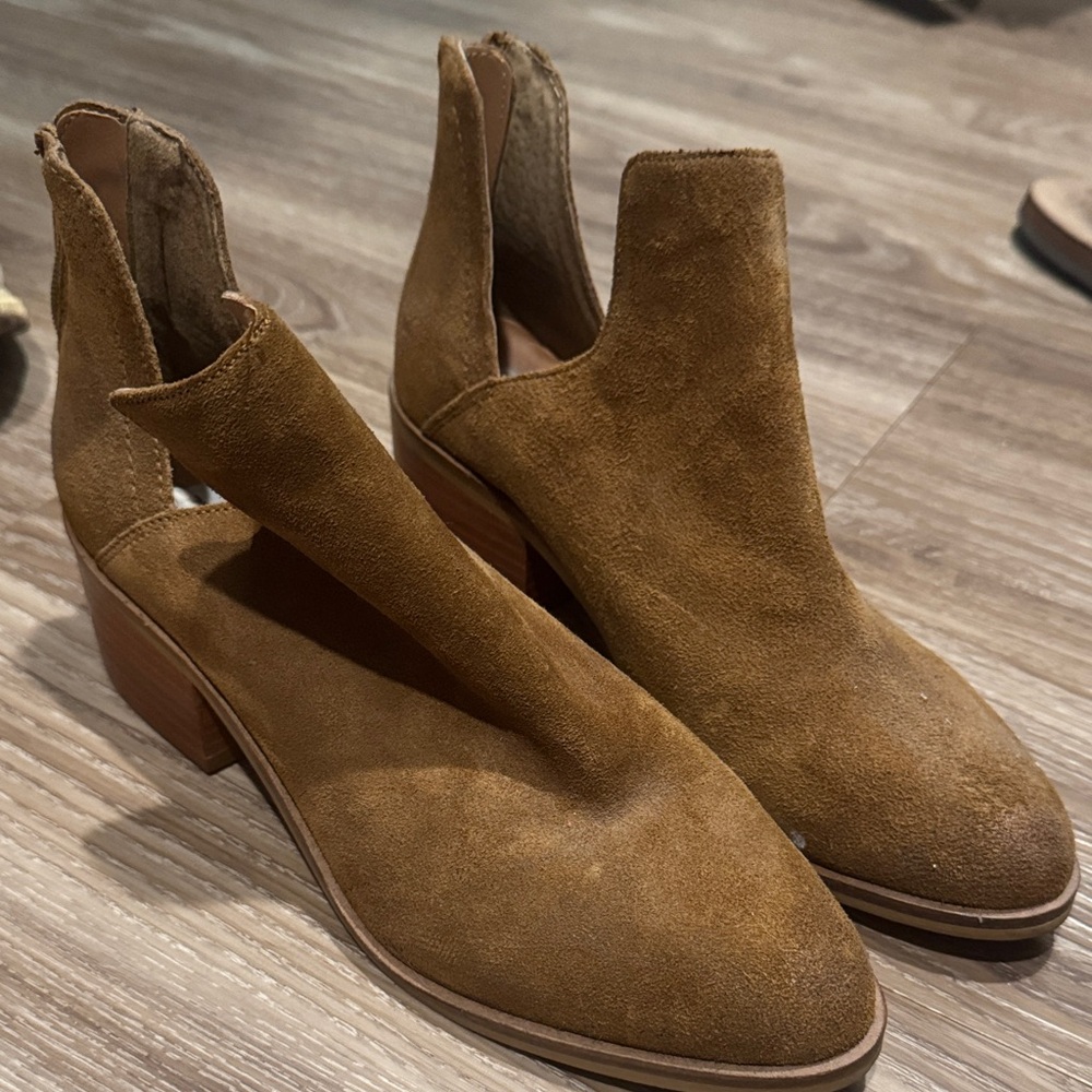 Steve Madden Brown Suede Ankle Booties